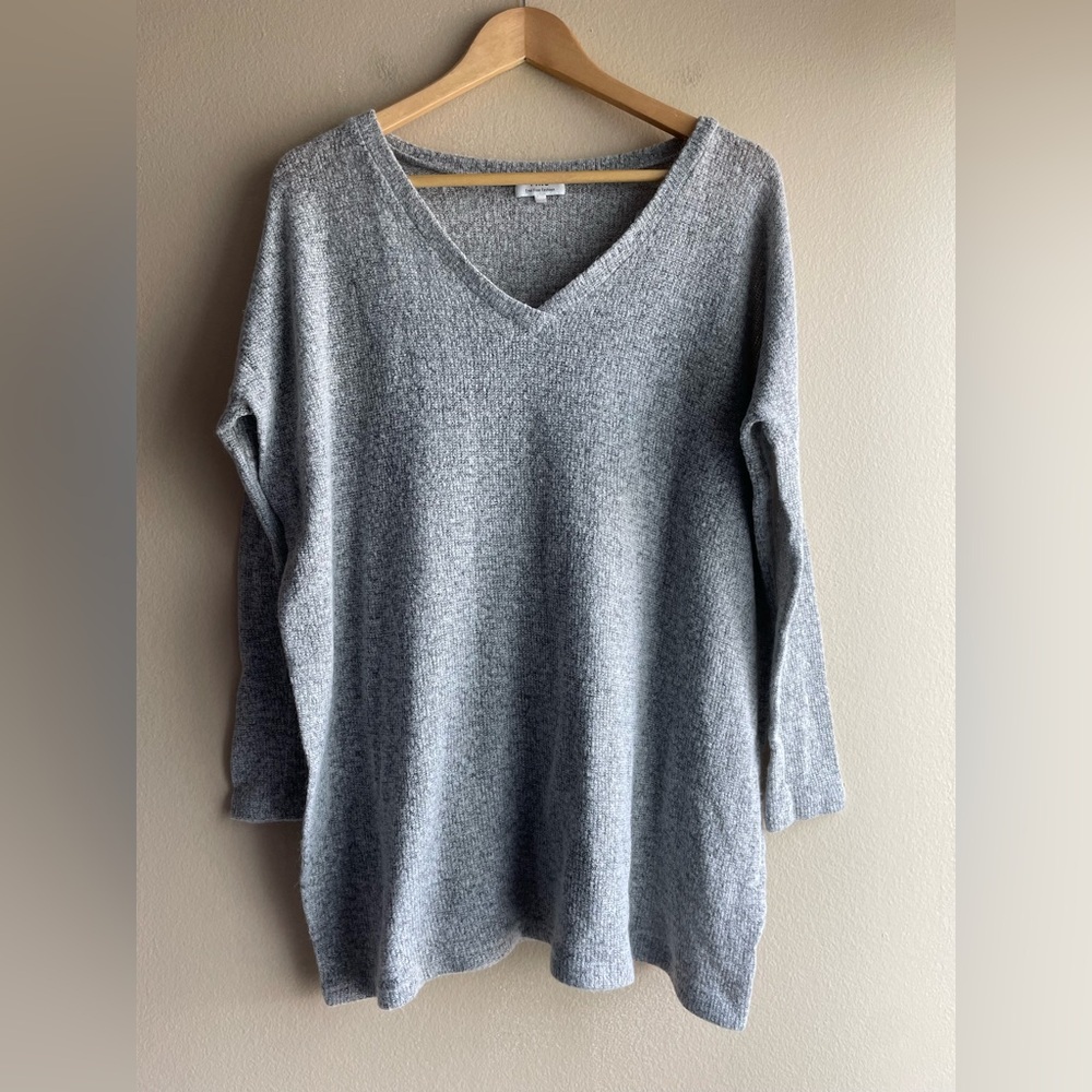 Piko Envi Free Fashion Gray Women V Neck Sweater Size Medium